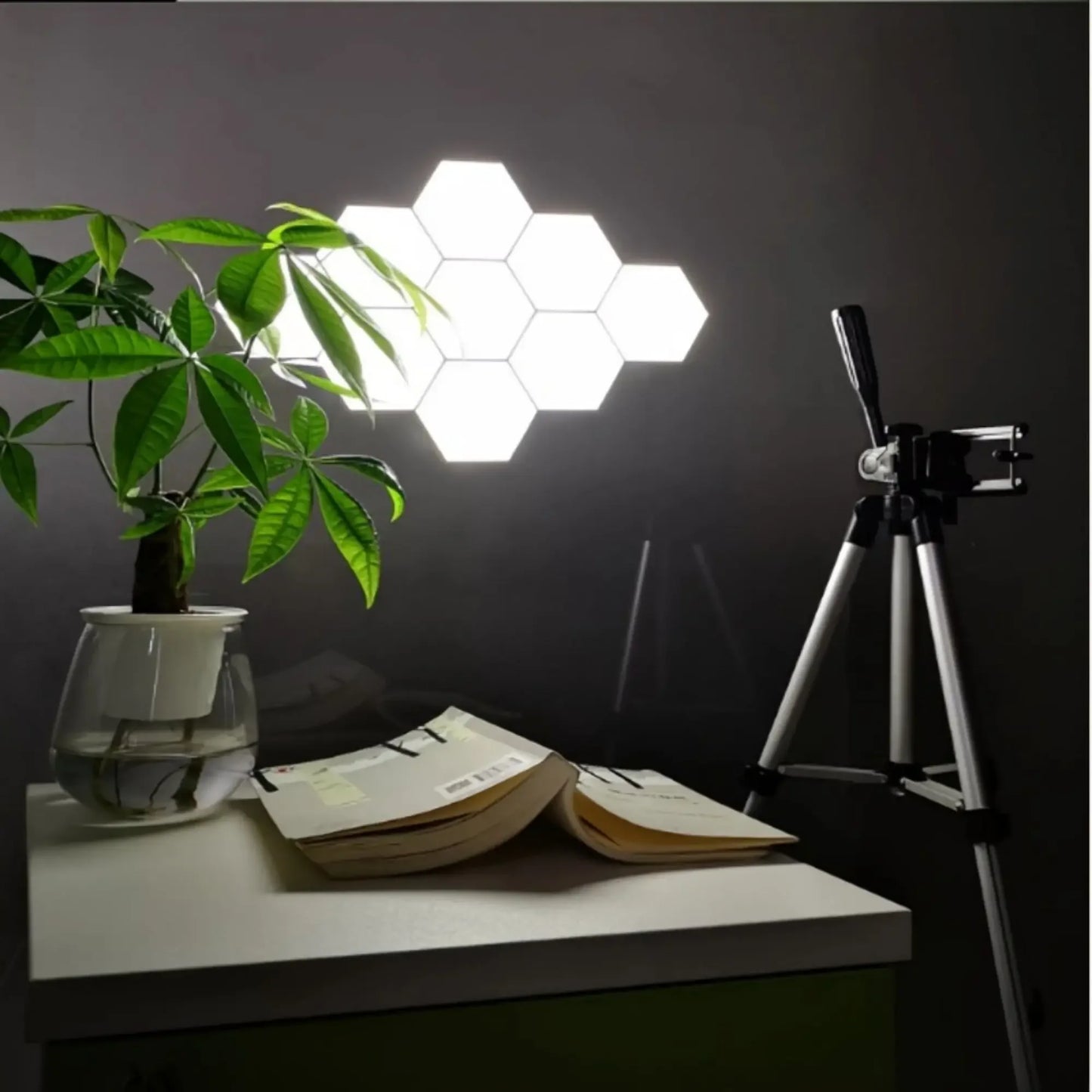 HexaGlow™ Touch Hexagon Wall Light