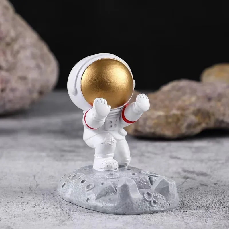 Office Desk Decoration Nordic Style Astronauts Mobile Phone Stand Holder Ornaments Resin Spaceman Bracket Toys Boyfriend Gift