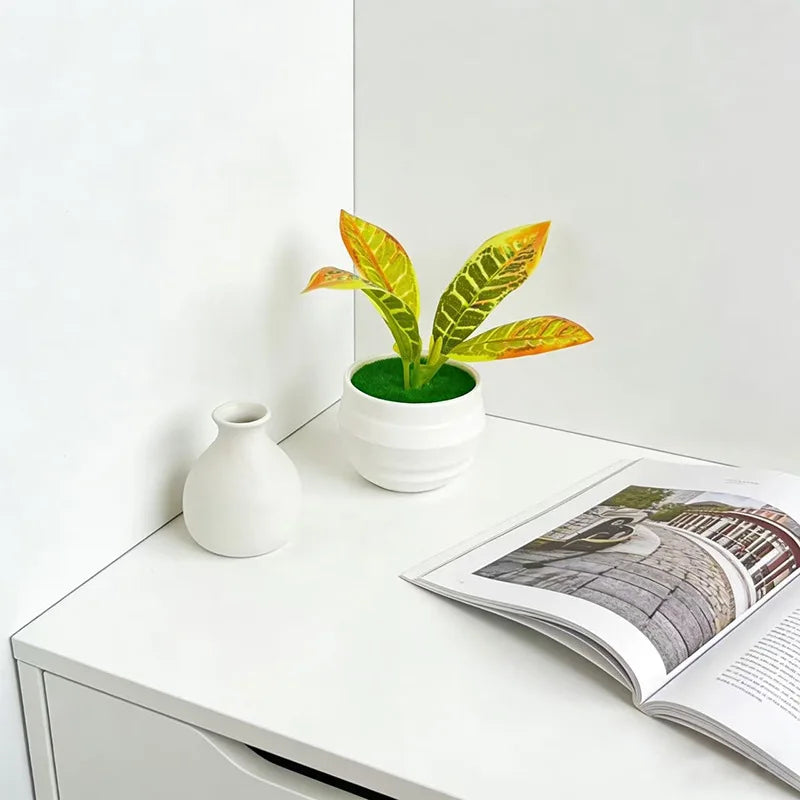 Artificial green plants, office desk decorative plants, bonsai, artificial flowers, and creative accessories in 4 small pots