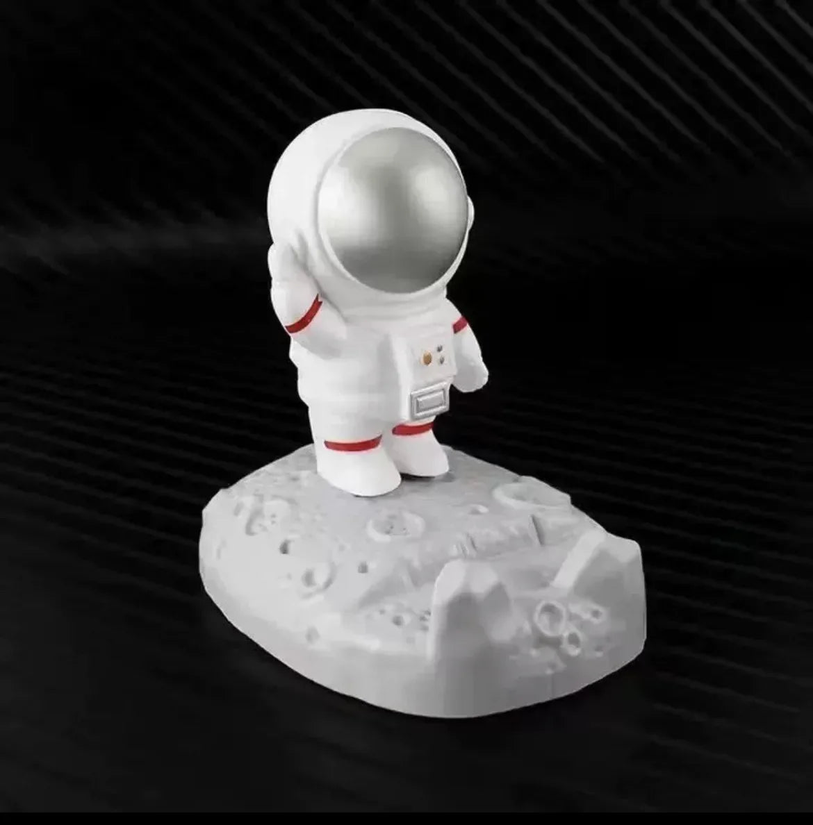 Office Desk Decoration Nordic Style Astronauts Mobile Phone Stand Holder Ornaments Resin Spaceman Bracket Toys Boyfriend Gift